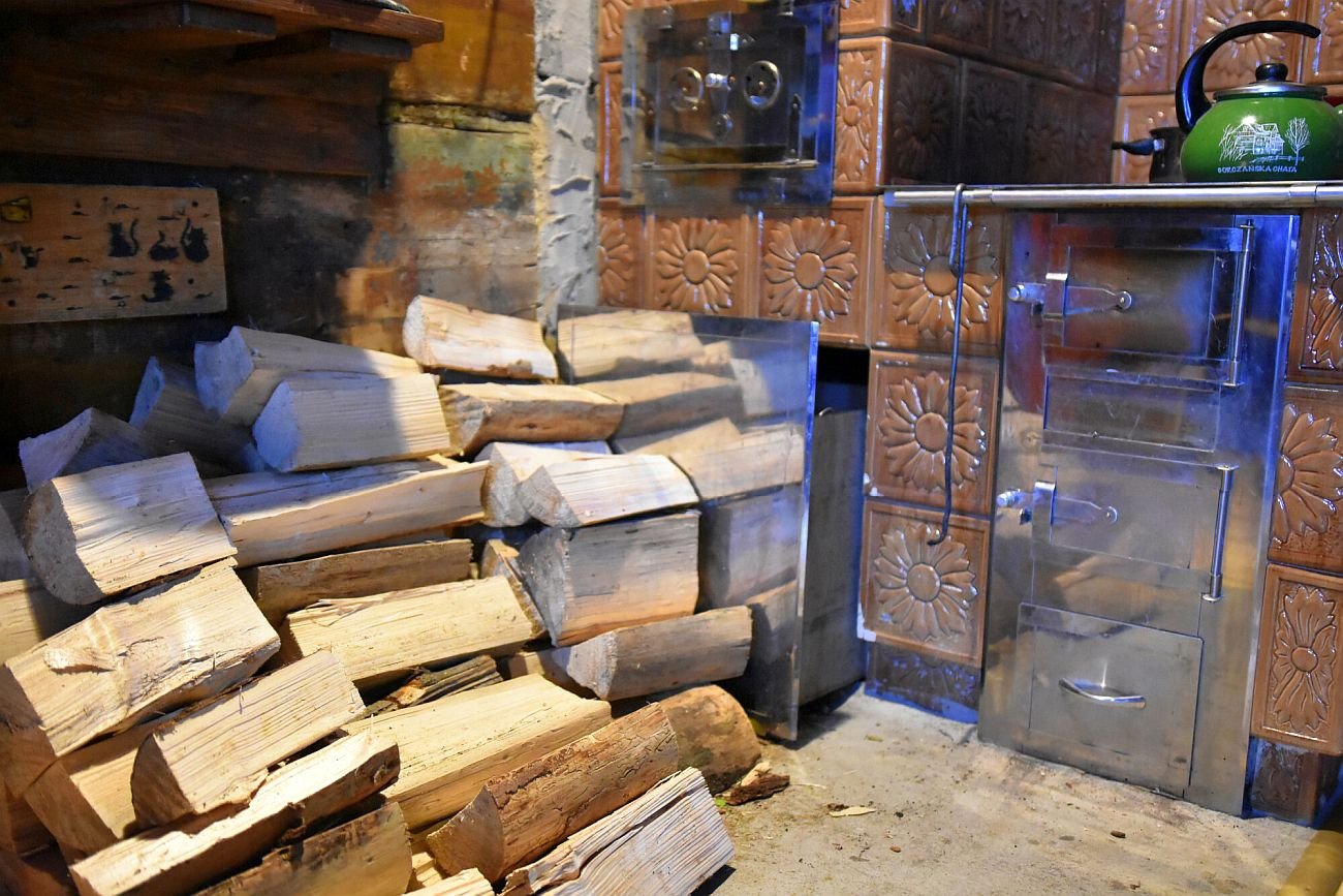 Jak i jakim drewnem palić w piecu?