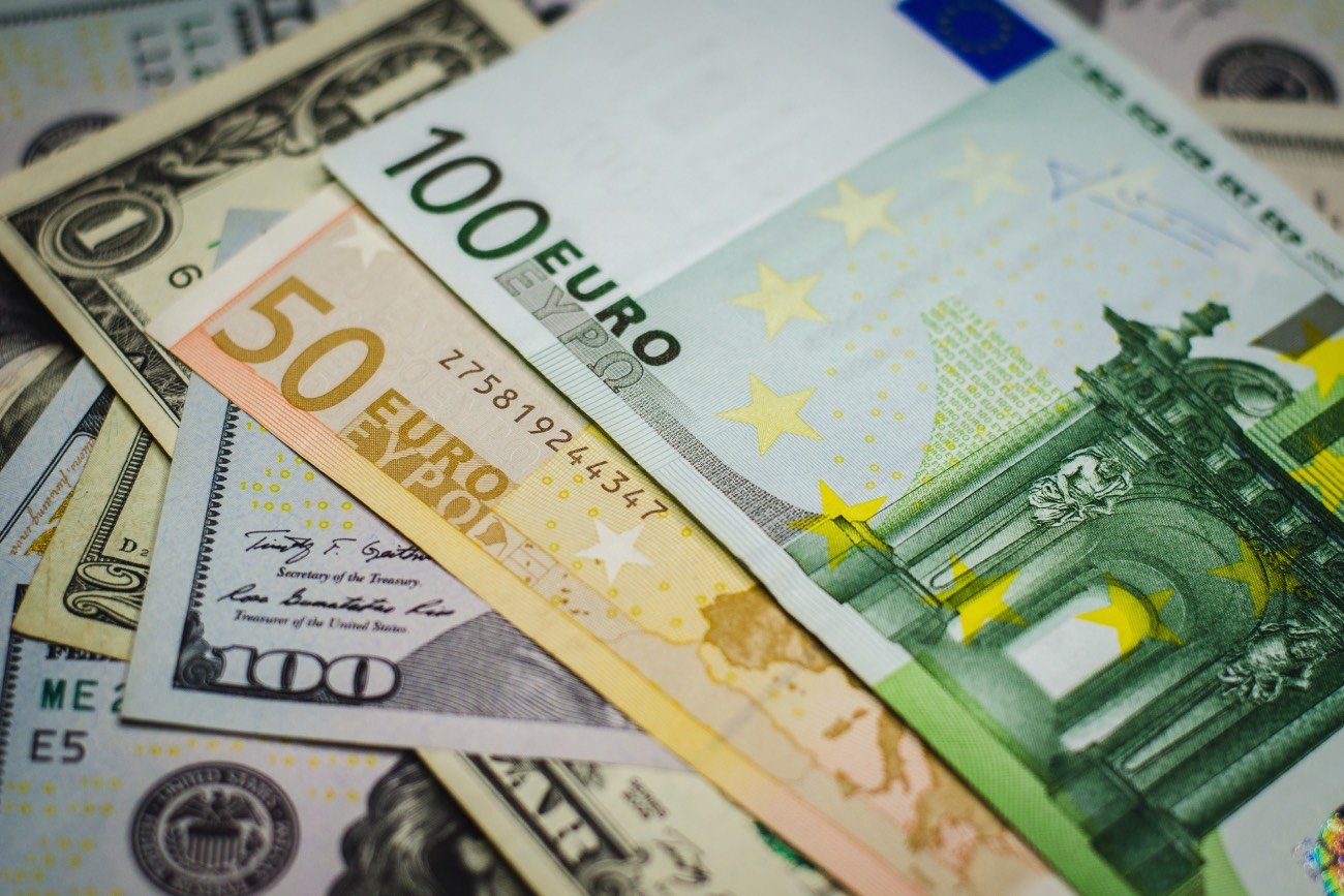 banknoty euro i dolar