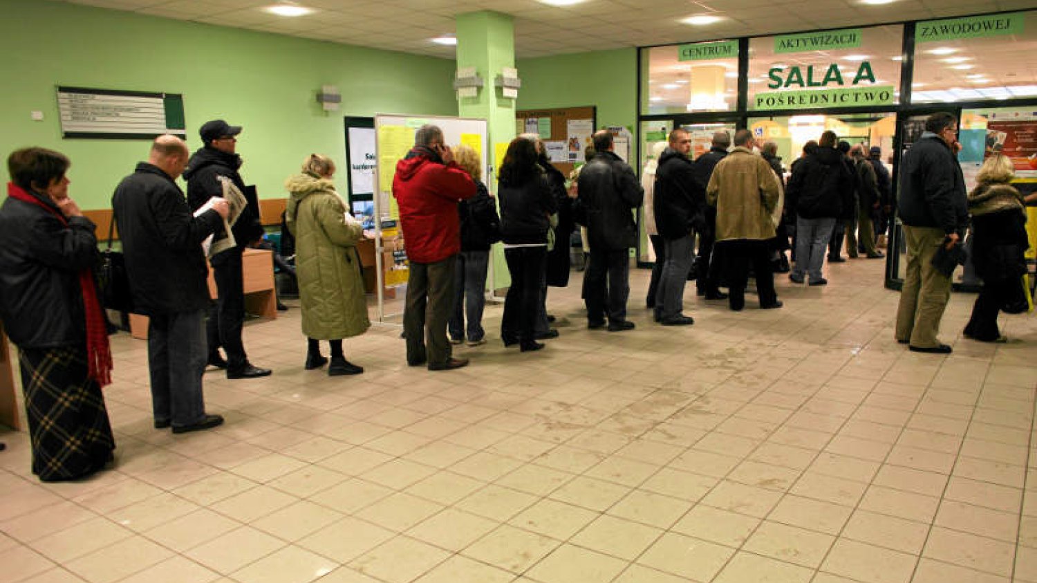 Według prognoz takie kolejki w urzędach pracy przejdą do historii