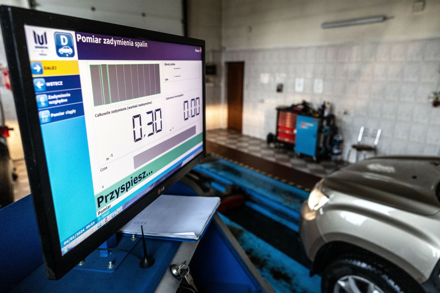 Podatek od samochodu spalinowego – negocjacje z Brukselą