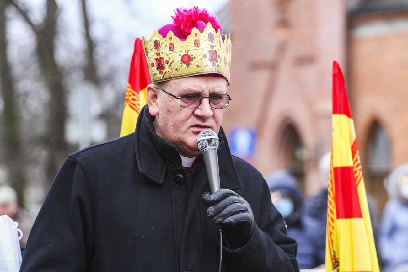 Metropolita warmiński abp Józef Górzyński buduje hotel, by móc utrzymać parafie