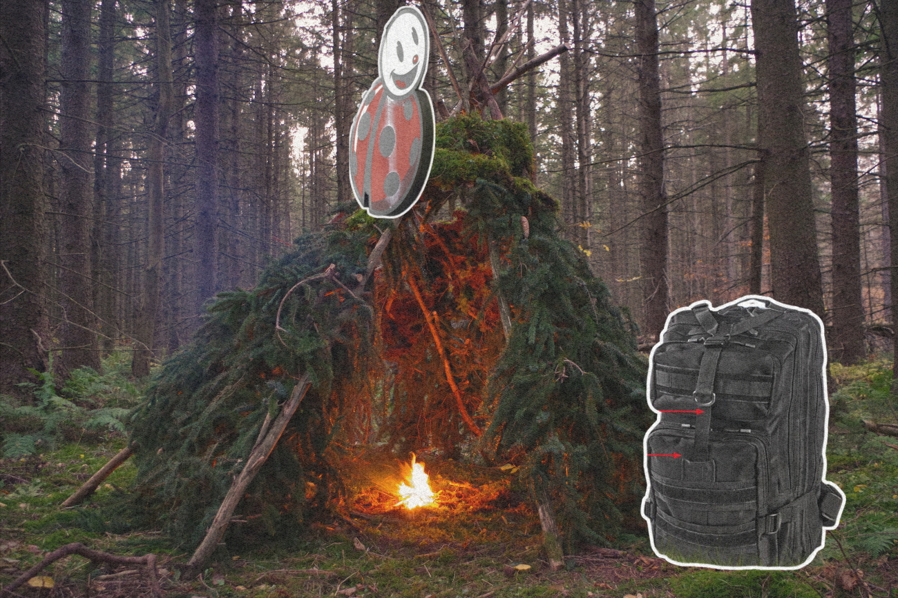 Plecak z Biedronki i logo sklepu z szałasem.