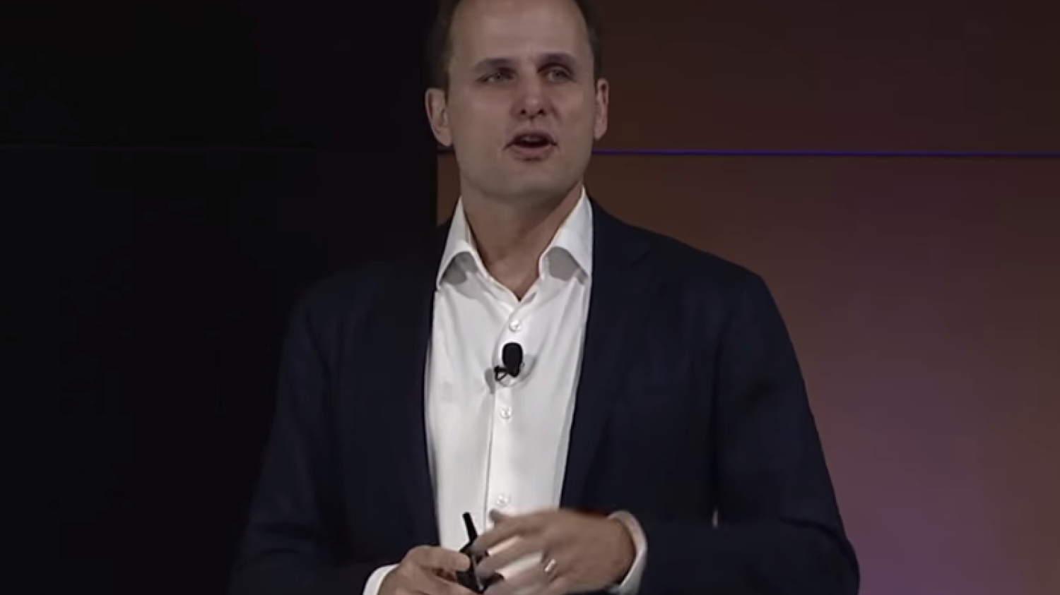 Laszlo Bock, Kierownik HR w Google: Nie ma żadnego znaczenia, jaką kandydat do pracy skończył uczelnię i jakie ma oceny na dyplomie.