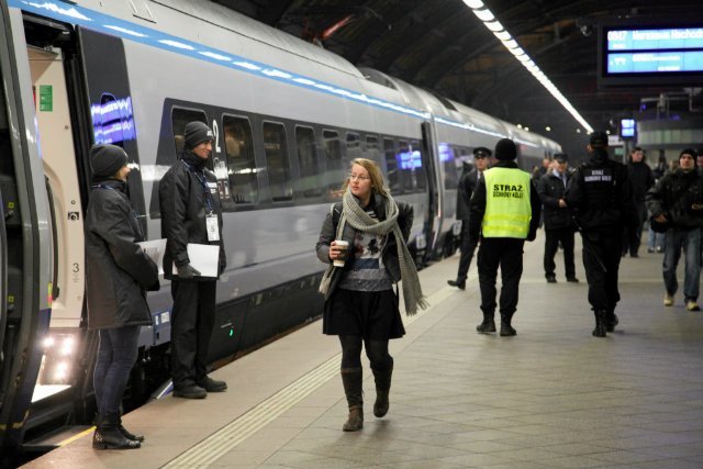 Pierwszy pociąg Pendolino wyposażony w internet miał dziś swój debiut.