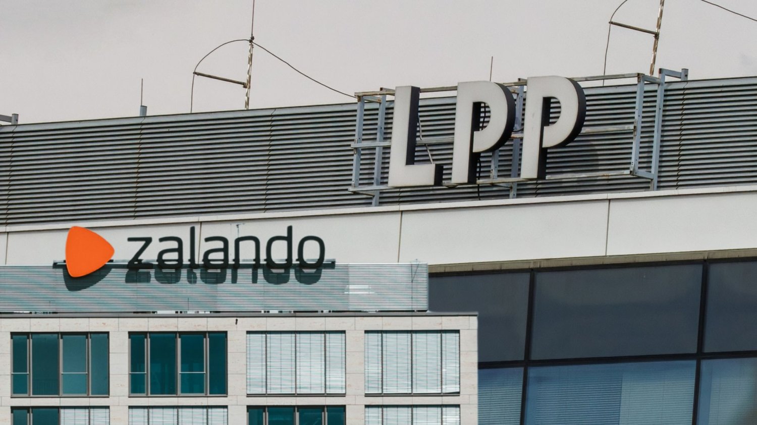 Logo firmy LPP i Zalando.