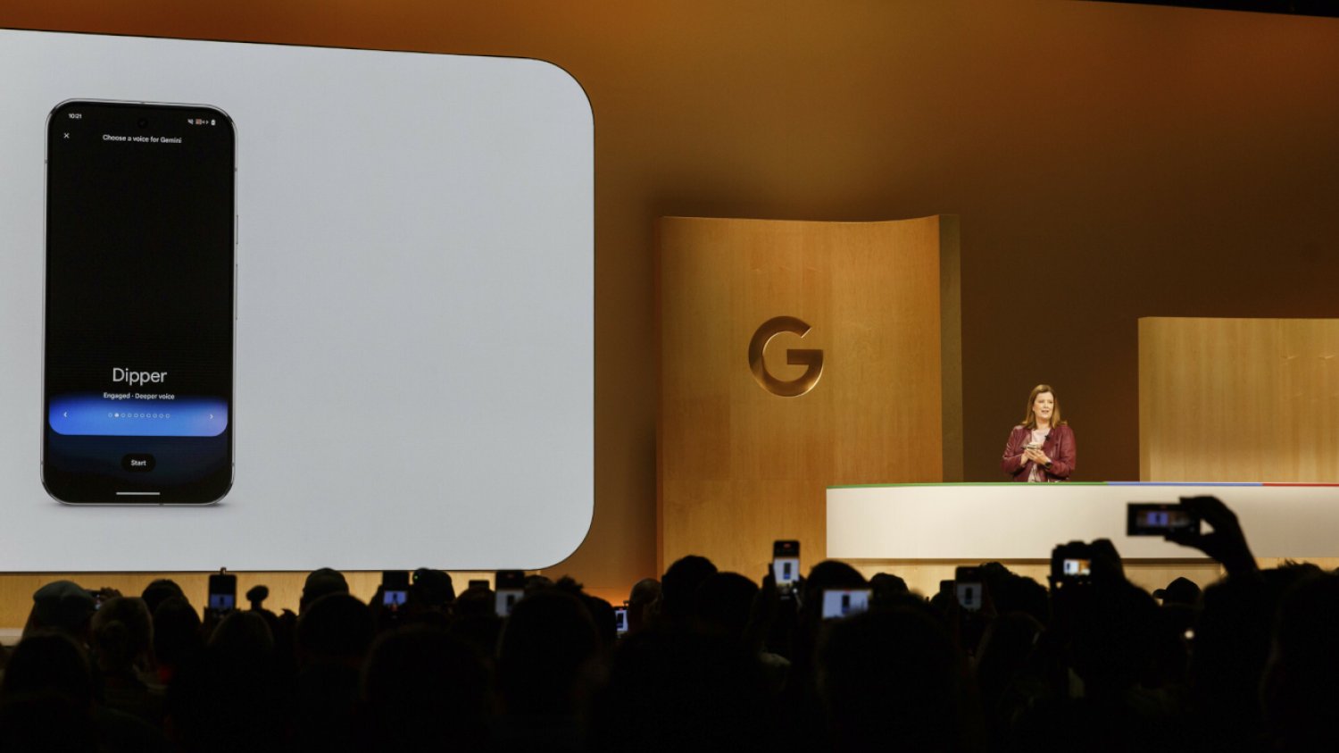 Google rzuca wyzwanie Apple. Asystent Gemini Live jest inteligentniejszy od Siri