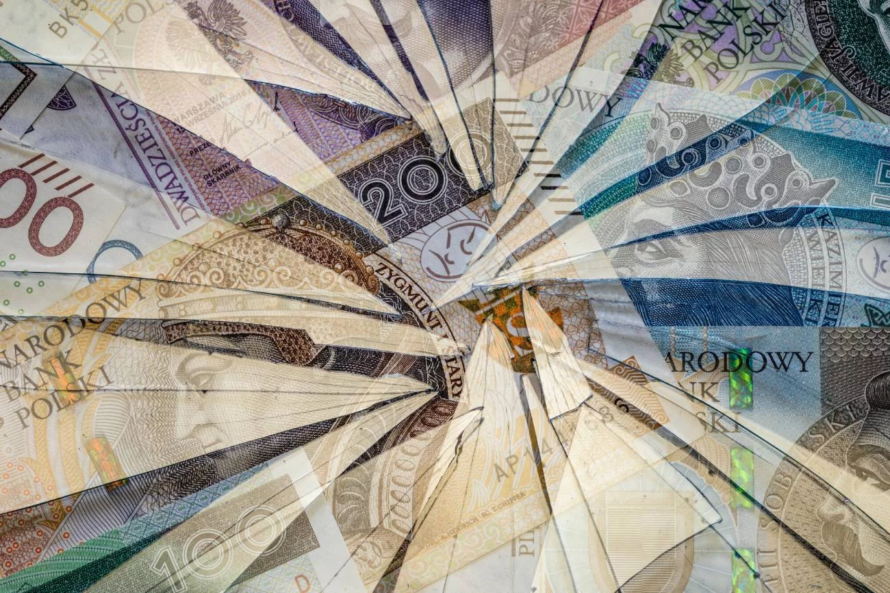 Pieniądze.