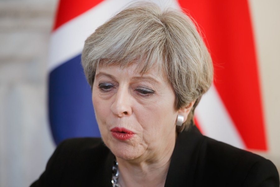 Premier Theresa May. Brexit w pierwszej kolejności uderzy w polskie firmy transportowe, powodując olbrzymie straty, może upadek firm.