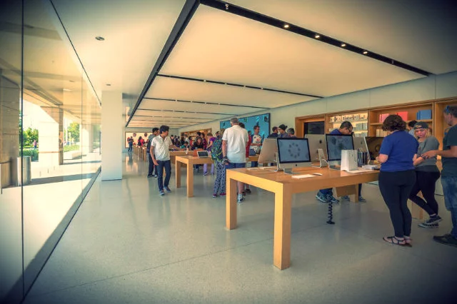 Siedziba Apple w Cupertino. Republikanie są bliżej biznesu, ale Clinton oznacza dla inwestorów stabilność. A tak naprawdę, biznes według wszelkiego prawdopodobieństwa, będzie szedł swoją utartą ścieżką, niezależnie od werdyktu wyborców.