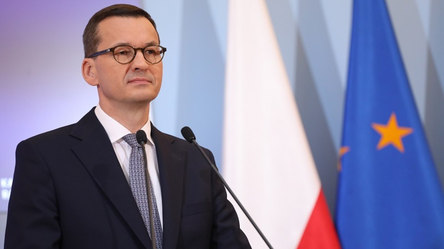 Rząd polski straszy unię wetem. I milczy na temat tego, ile może nas to kosztować.