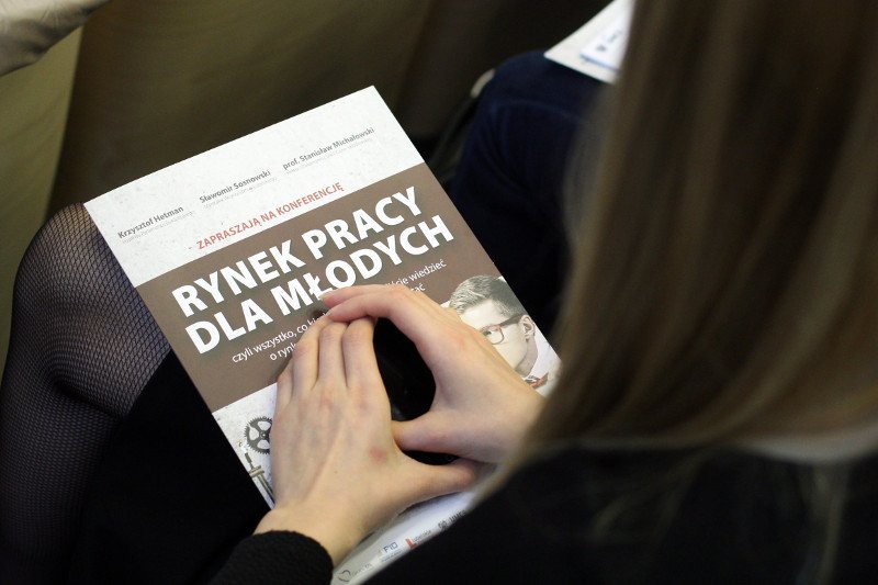 Znalezienie pracy jednej bezrobotnej osobie poniżej 25. roku życia kosztuje w Polsce 7,4 tys. zł.