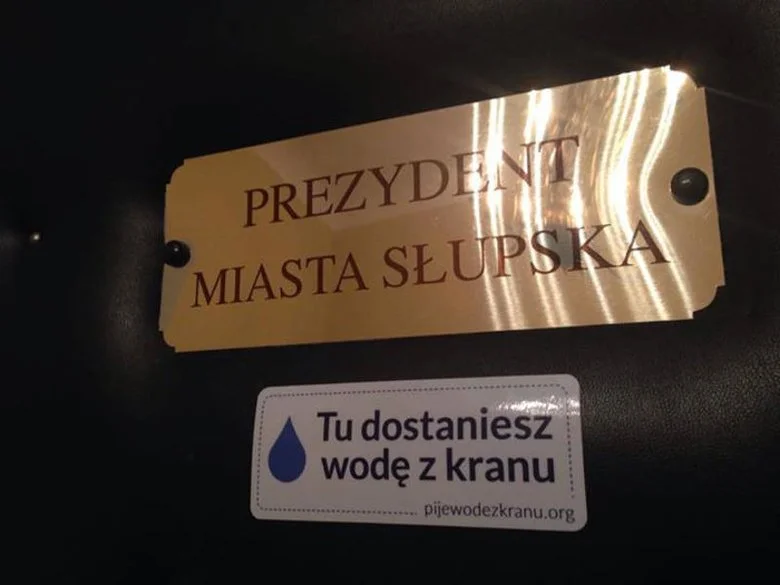 Politycy rzadko zwracają uwagę na promowanie picia wody z kranu