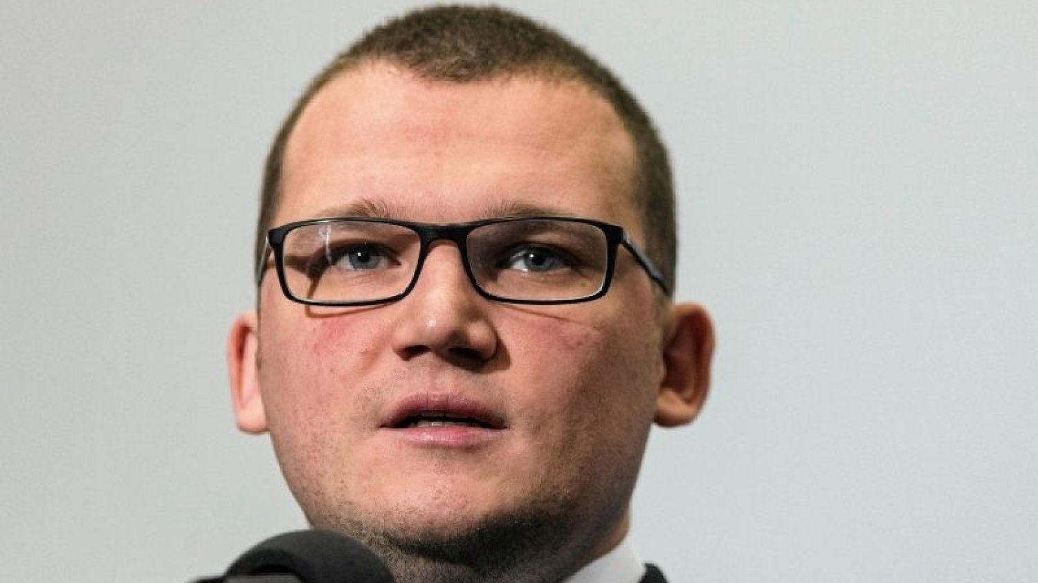 Wiceminister spraw wewnętrznych Paweł Szefernaker przeprosił za chaotyczny sposób komunikowania decyzji. o kolejnych obostrzeniach.