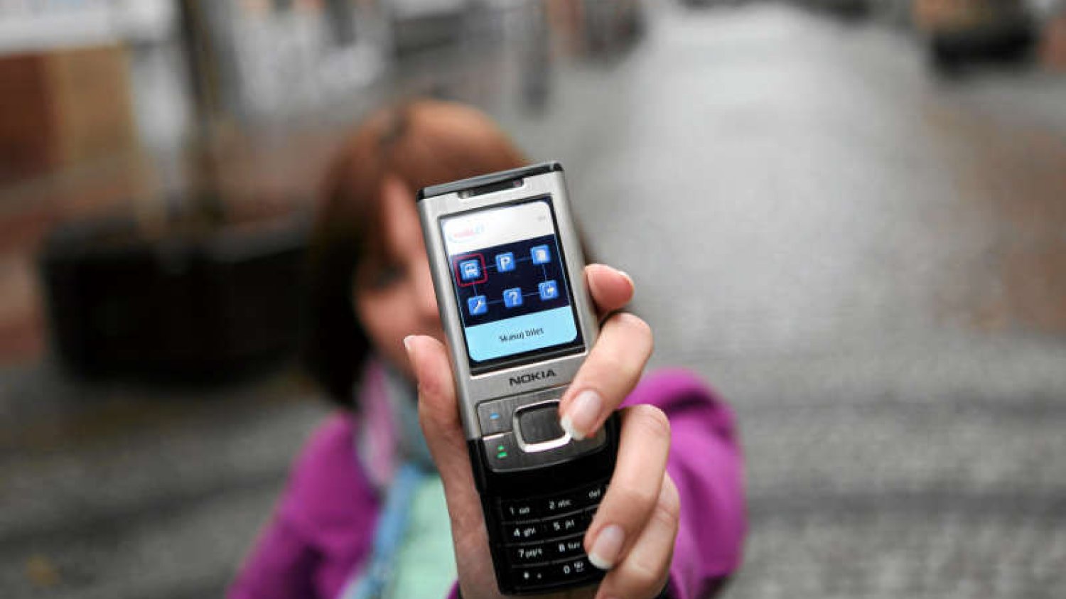 Tylko 23 proc. Polaków ma telefon stacjonarny, ale aż 58 proc. posiada dostęp do internetu
