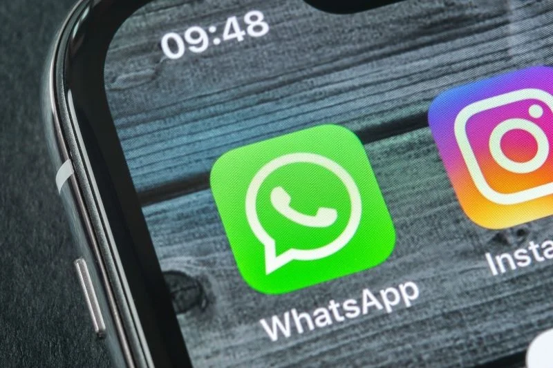 Po WhatsApp krąży łańcuszek straszący, że od soboty komunikator nie będzie już darmowy.