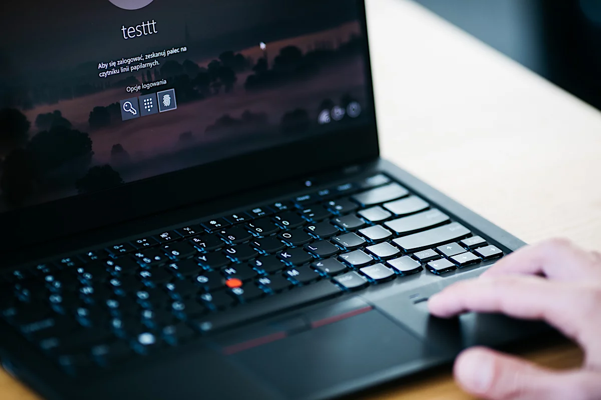 Recenzja ultrabooka ThinkPad X1 Carbon szóstej generacji