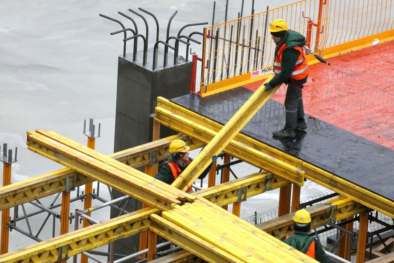 Firmy budowlane coraz częściej rezygnują z kontraktów - wzrost cen materiałów powoduje, że dokładałyby do interesu