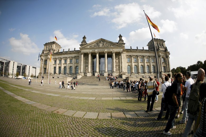 Dwudziestoletni Niemiec publikował dane polityków w internecie