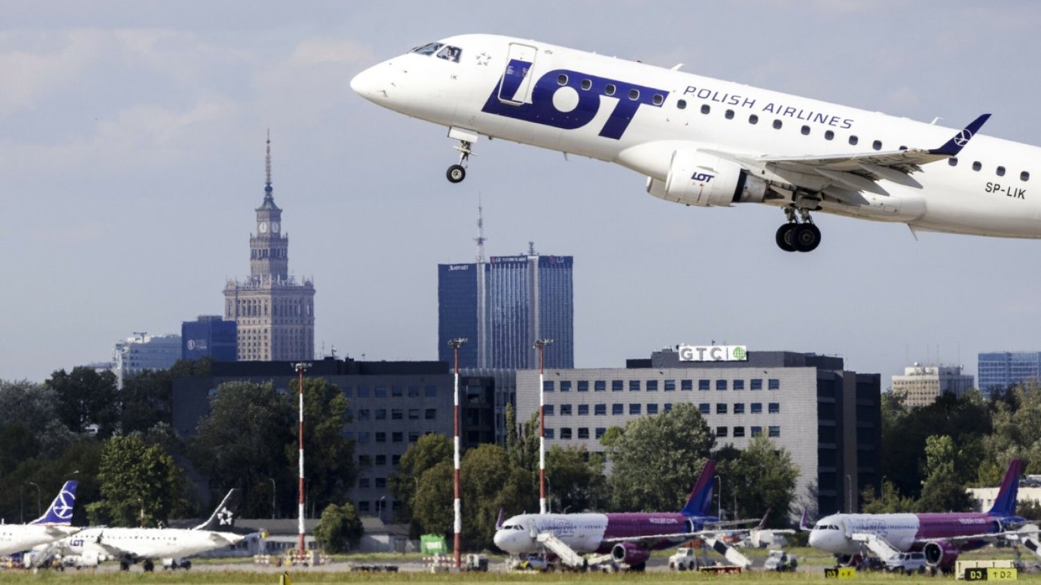 Jak w porównaniu do reszty świata wypadają polskie porty i linie lotnicze?