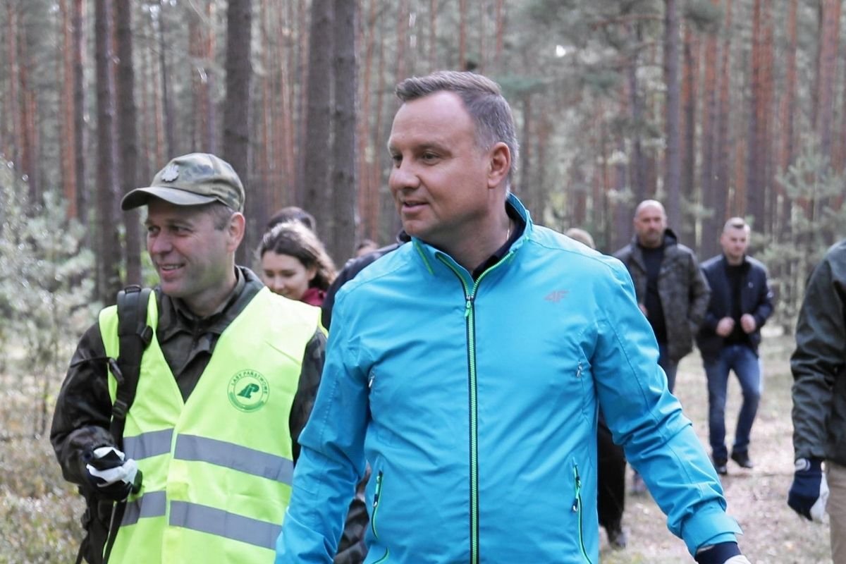 Na przedwyborczym spotkaniu z leśnikami Andrzej Duda przekonywał, że był przeciwnikiem prywatyzacji Lasów Państwowych. Teraz PiS powraca do tego pomysłu.