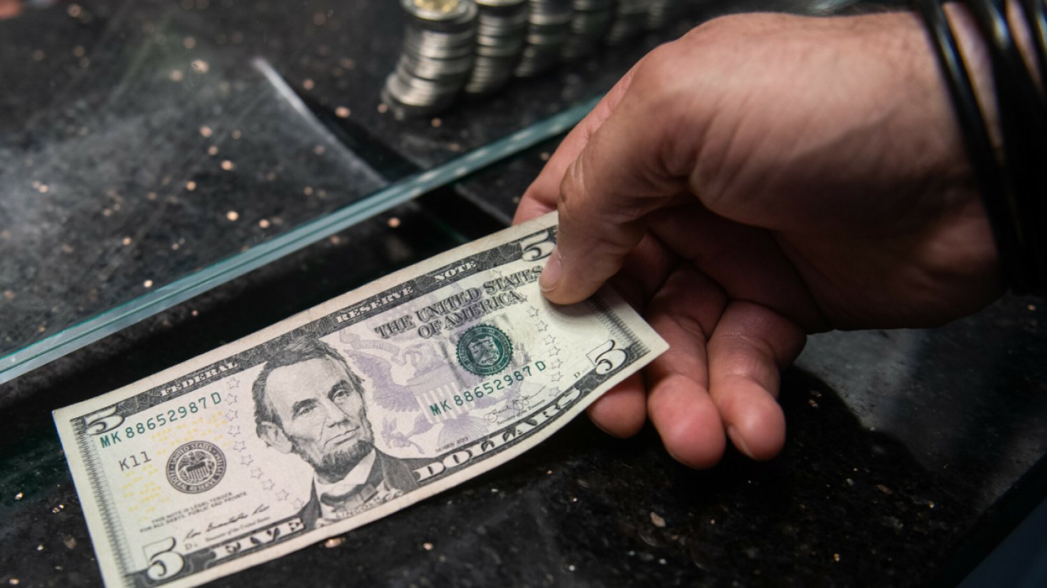 Dolar