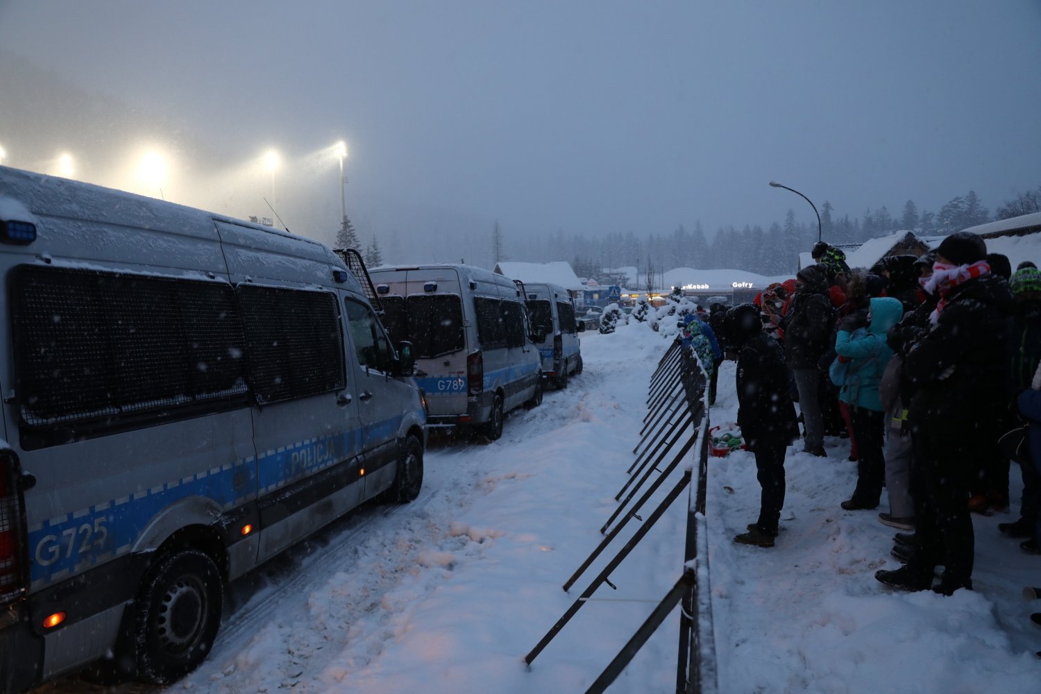 Polacy kibicowali naszym skoczkom w Pucharze Świata.