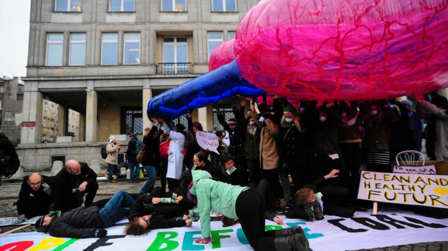 To między innymi za sprawą Greenpeace zlikwidowano pozycję Głównego Doradcy ds. Naukowych.