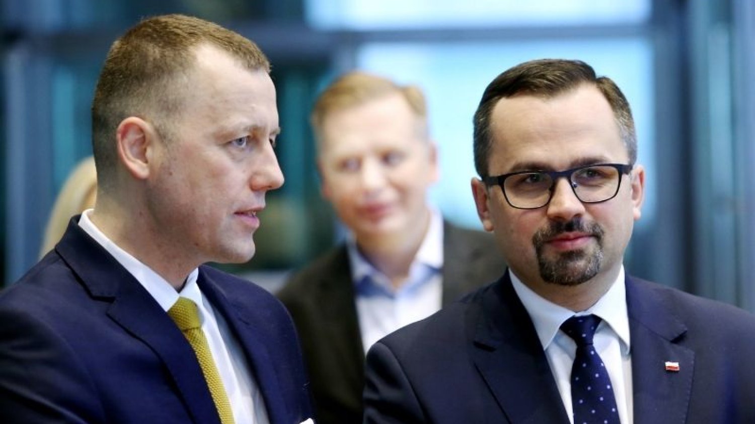 Prezes CPK Mikołaj Wild zarabia na rękę kilkadziesiąt tysięcy złotych. Marcin Horała, pełnomocnik rządu ds. CPK komentował, że koszty zostały ograniczone "w porównaniu do rządów Platformy (Obywatelskiej)".