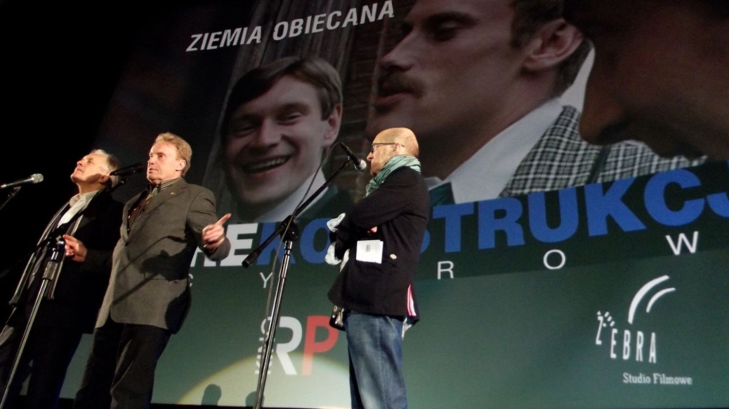 Zdjęcie z premiery filmu "Ziemia obiecana". Polski świat filmowy wybrał dzieło Andrzeja Wajdy za najlepszy polski film w historii.