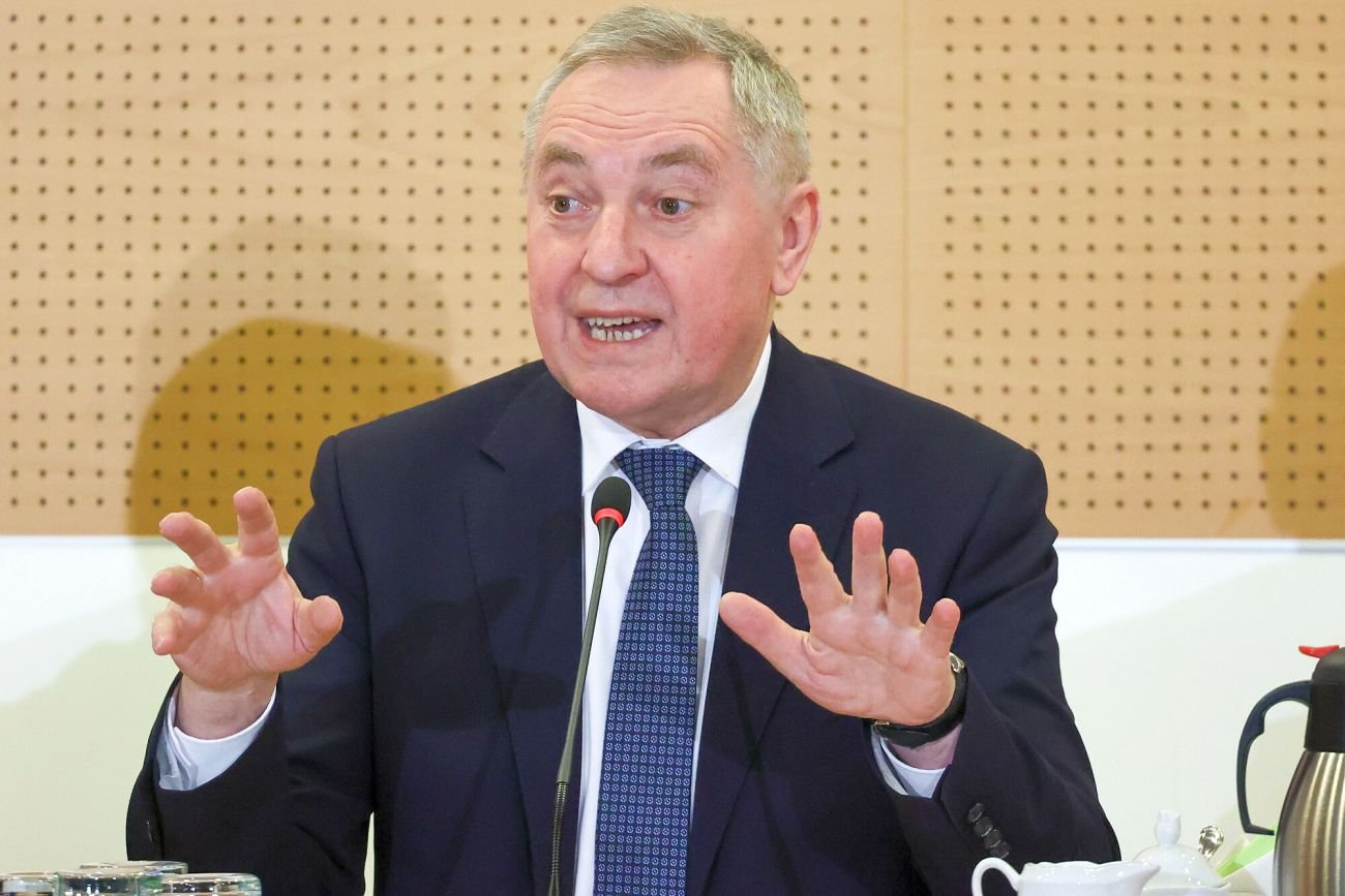 Minister Kowalczyk uległ rolnikom: zajmie się problemem ukraińskiego zboża trafiającego do Polski.