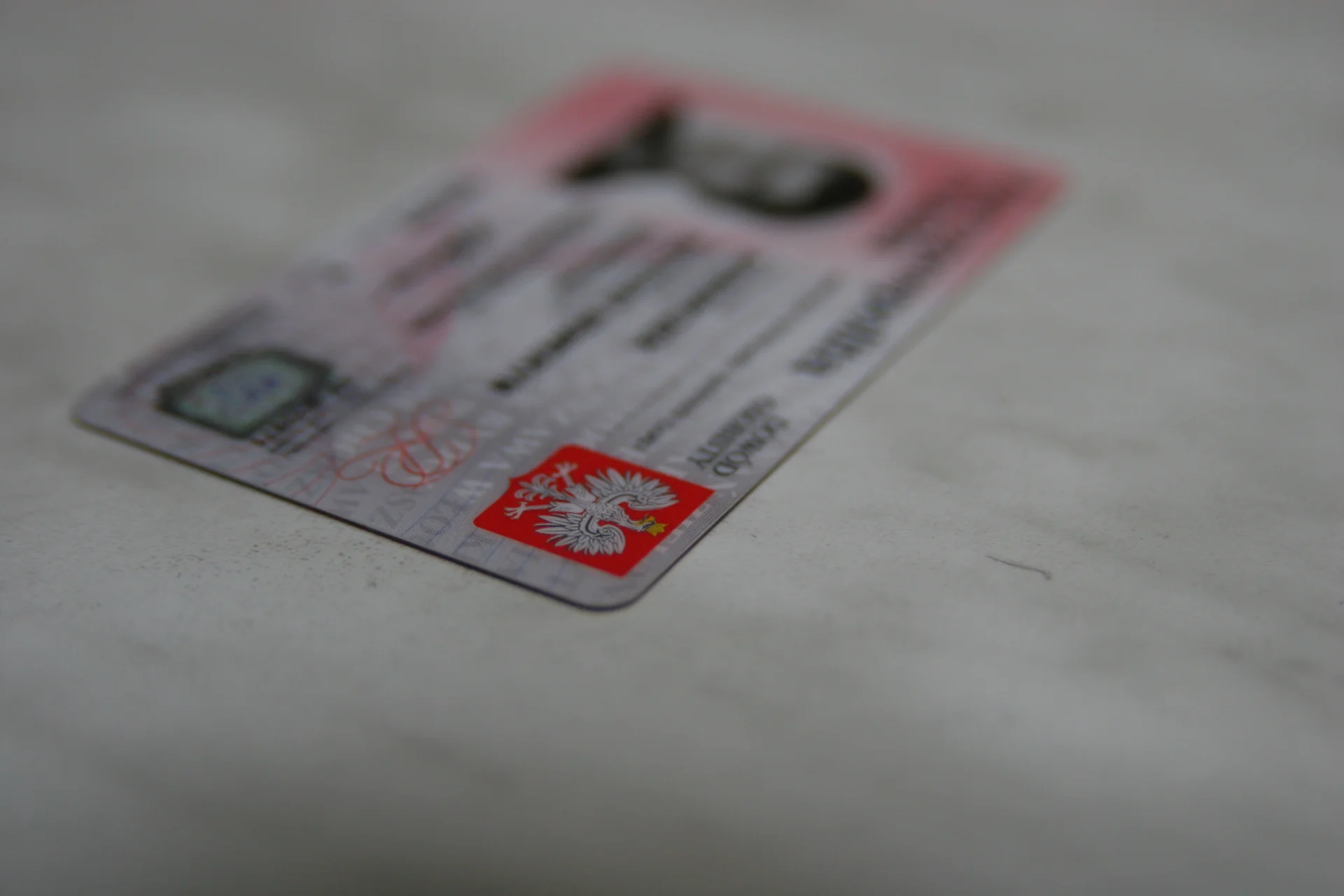 Na serwisie Oglaszamy24.pl można kupić skany dowodów osobistych