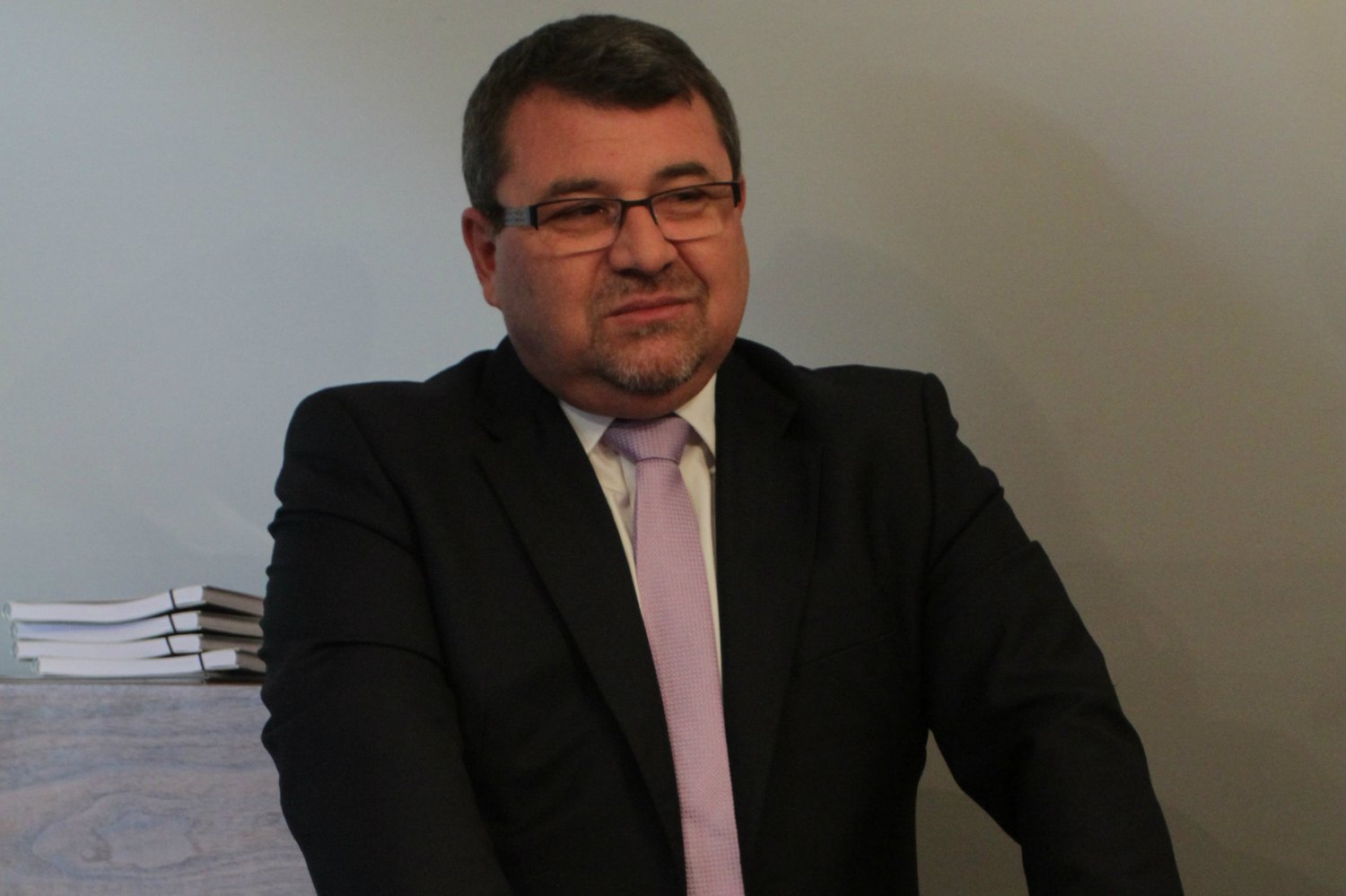 Firma Jarosława Kłapuckiego została zniszczona przez francuski wymiar sprawiedliwości. Przedsiębiorca domaga się teraz zadośćuczynienia