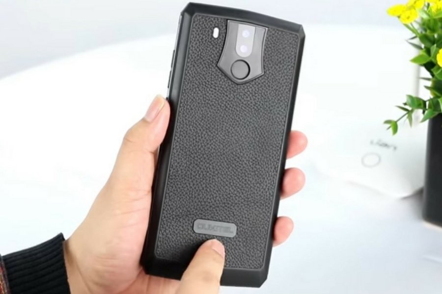 Smartfon z superwytrzymałą baterią kosztuje w przedsprzedaży poniżej 900 złotych.