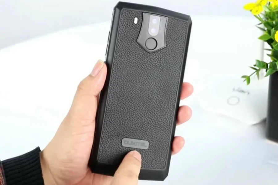 Smartfon z superwytrzymałą baterią kosztuje w przedsprzedaży poniżej 900 złotych.