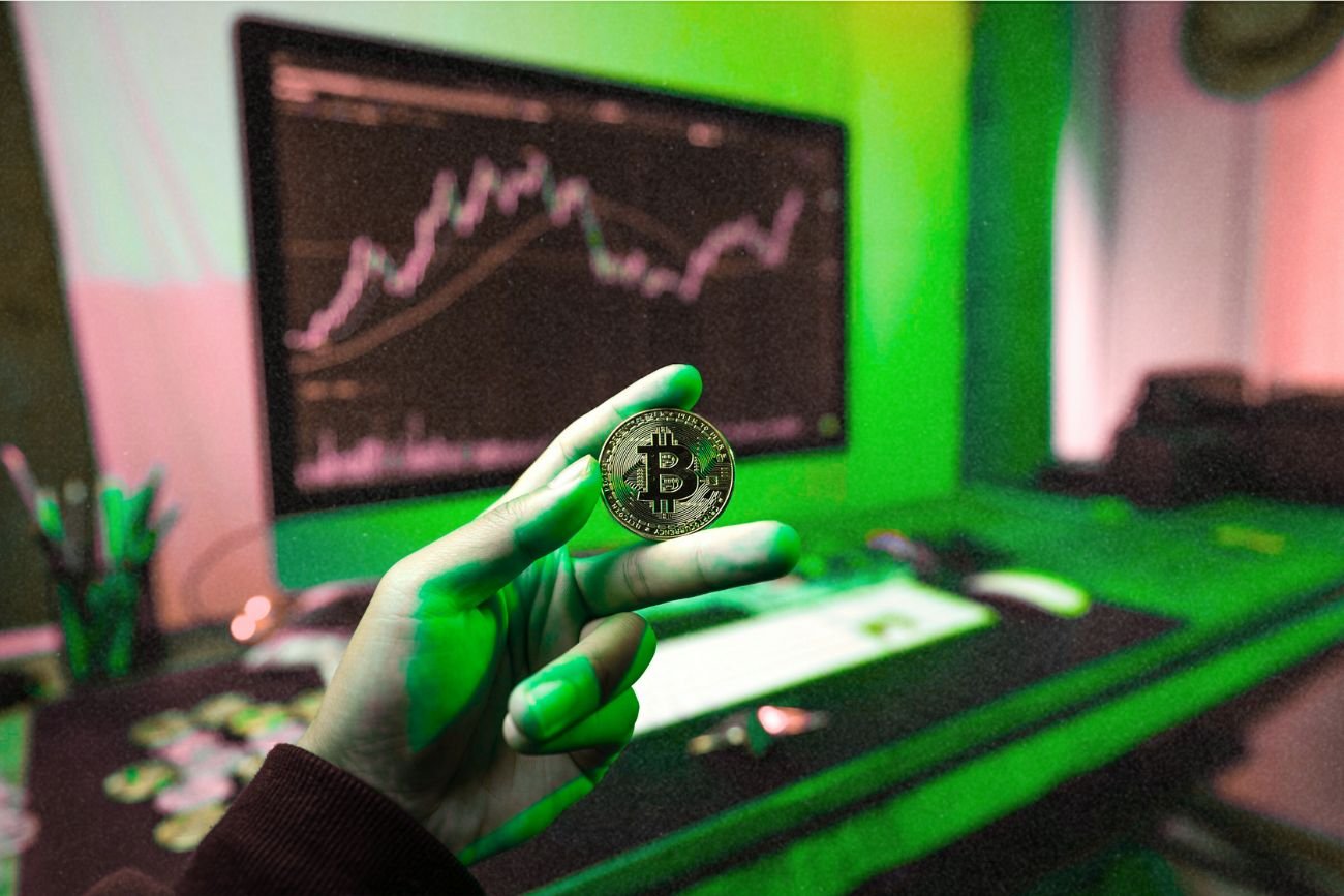 Bitcoin z nowym rekordem. Wyjaśniamy, co za tym stoi i czy warto jeszcze inwestować