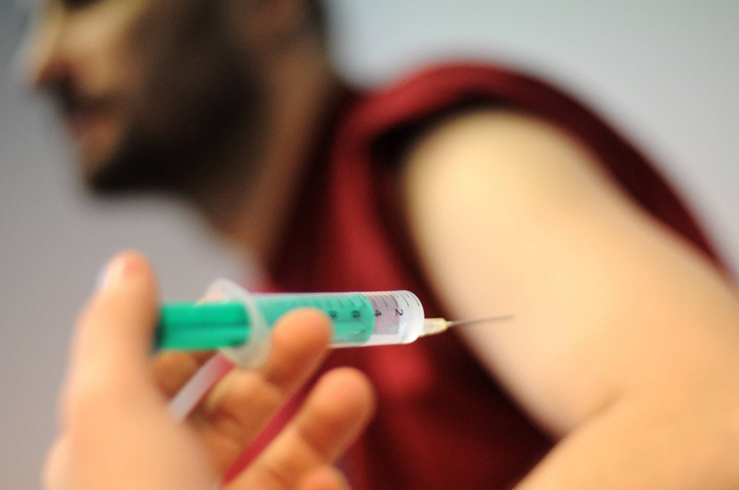 Bezdomny pozywa Novartis za szczepionkę na ptasią grypę