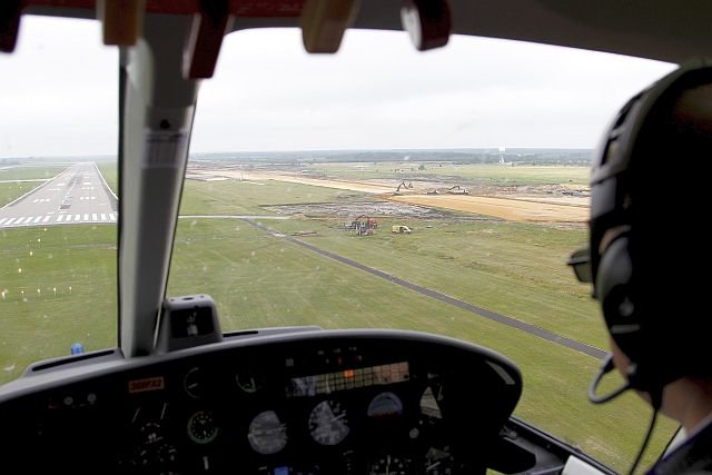 Statystycznie każdy samolot rejsowy przynajmniej 2-3 w roku jest przez nie trafiony. Polacy stworzyli materiał, który zapobiega w takich przypadkach uszkodzeniom poszycia