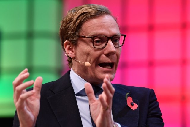 Alexander Nix, były szef Cambridge Analytica. Obecnie członek kierownictwa Emerdata