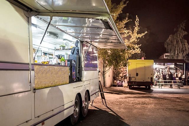 Przy Palenicy Białczańskiej staje właśnie foodtruck Tatrzańskiego Parku Narodowego