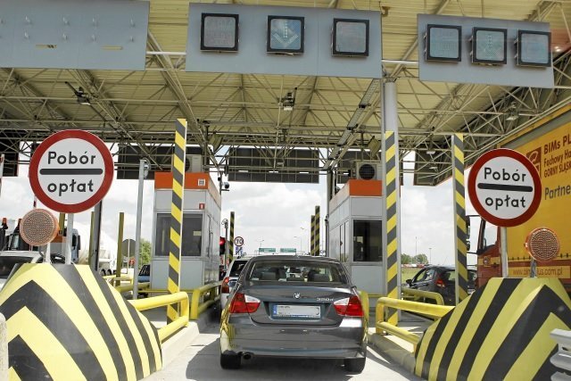 Opóźnienie we wdrożeniu nowego systemu przyniesie Krajowemu Funduszowi Drogowemu straty w wysokości 5,5 mln zł dziennie