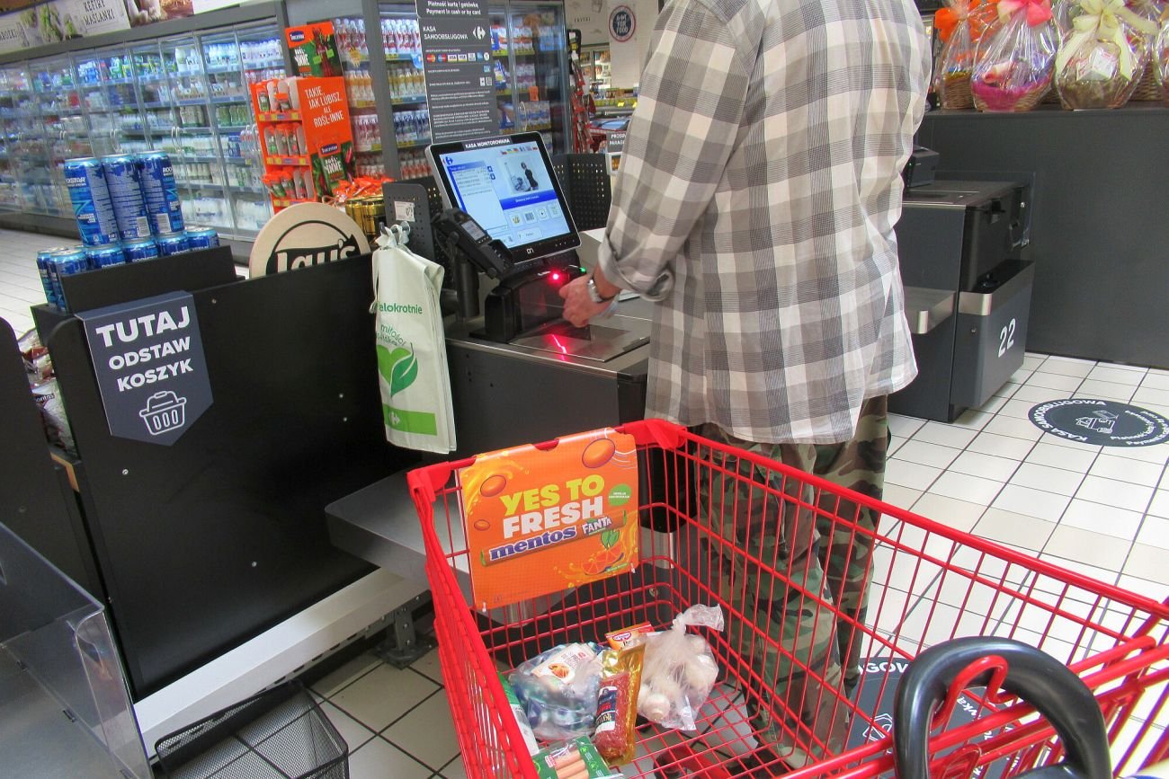 Od przyszłej niedzieli zakupy w sklepach samoobsługowych będą co najmniej mocno utrudnione.