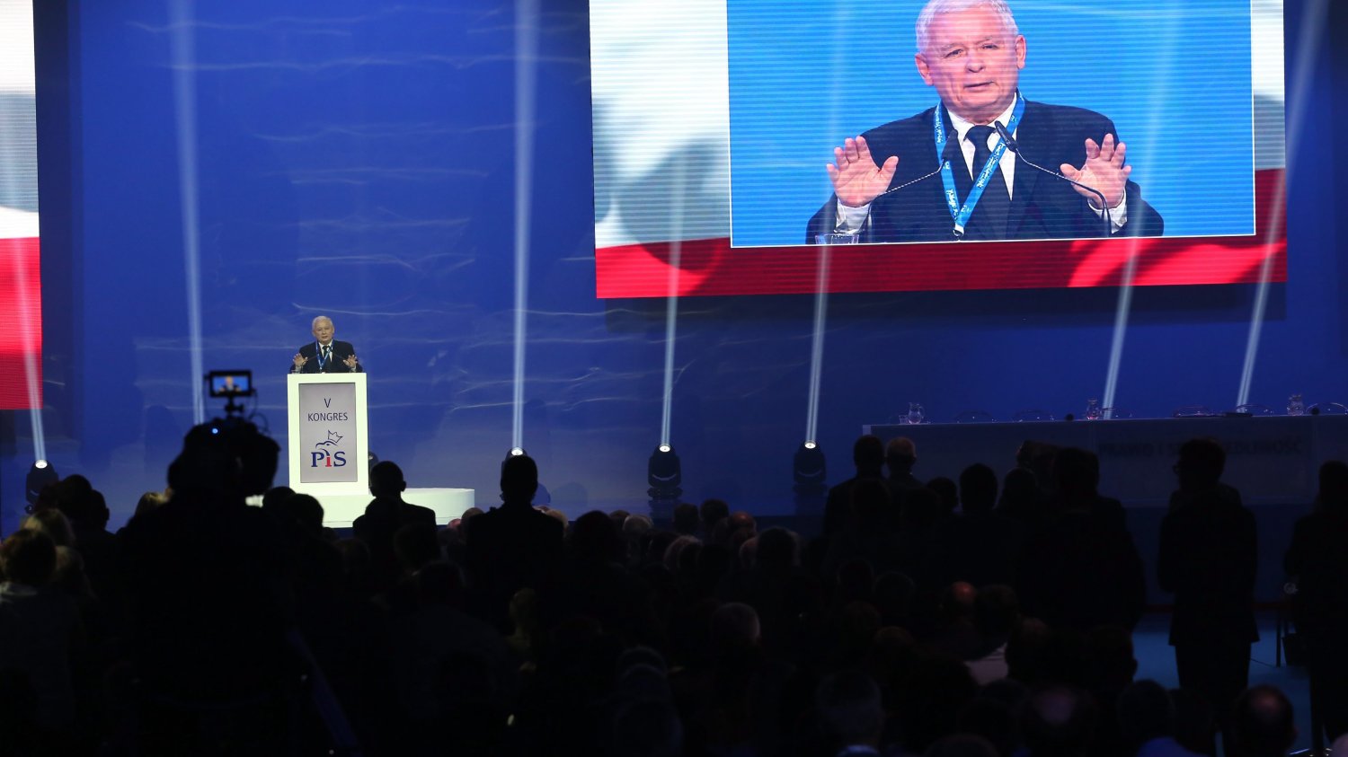 Portal TV Republika opublikował artykuł wychwalający sytuację gospodarczą Polski za rządów PiS. Na Twitterze pojawiły się krytyczne komentarze