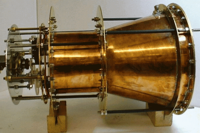 Napęd EmDrive