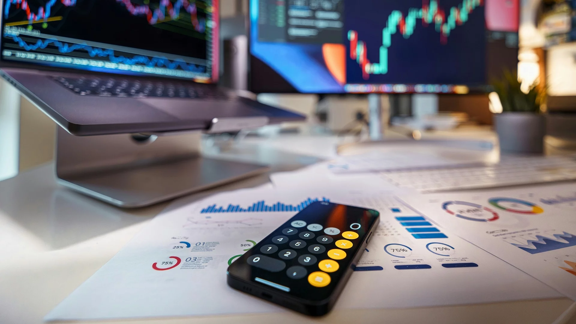 Forex to rynek walutowy, to największy i najbardziej płynny rynek finansowy na świecie, gdzie codziennie dokonuje się transakcji o wartości bilionów dolarów.