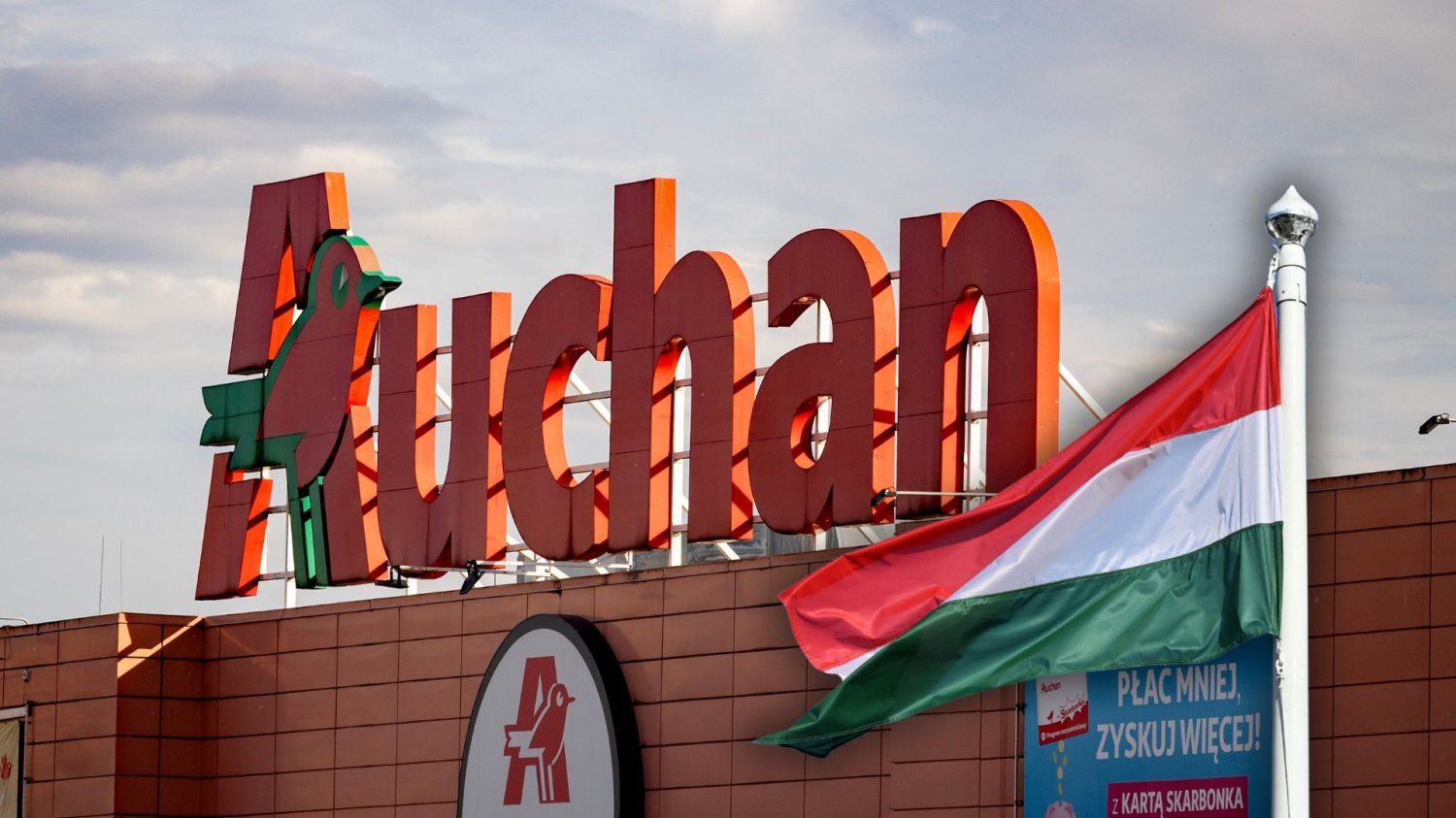 Sklep Auchan, flaga Węgier.