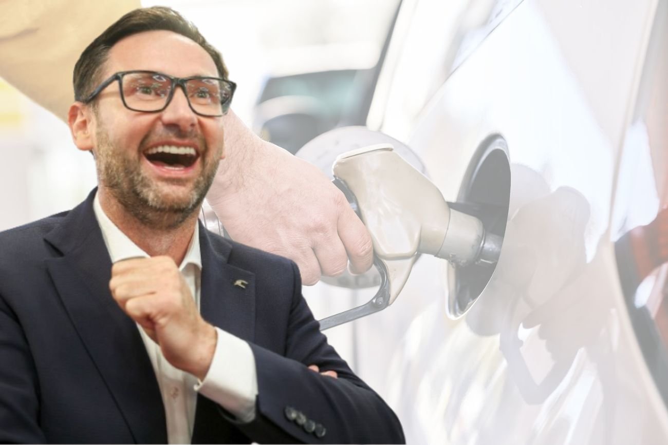 Skala zamieszania na rynku paliw jest olbrzymia. Teraz ropa na świecie tanieje, a paliwa w Polsce... drożeją