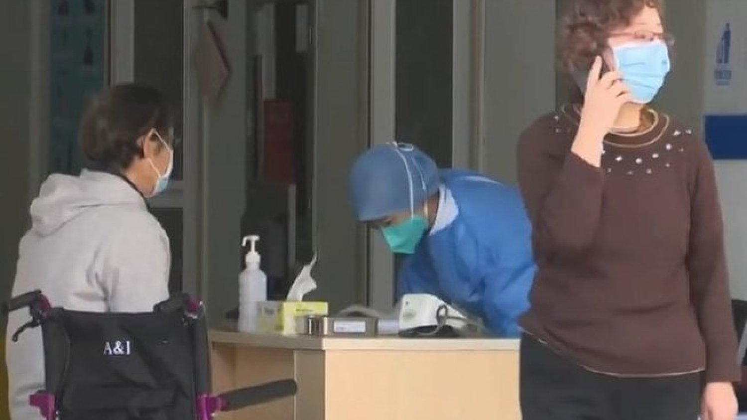 Koronawirus wcale nie powstał w laboratorium. Naukowcy dementują plotki o nienaturalnym pochodzeniu wirusa.