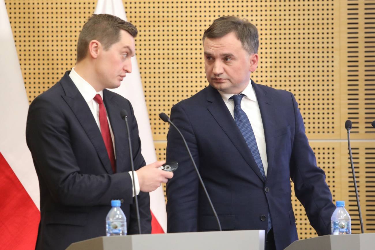 Minister sprawiedliwości Zbigniew Ziobro i wiceminister sprawiedliwości Sebastian Kaleta