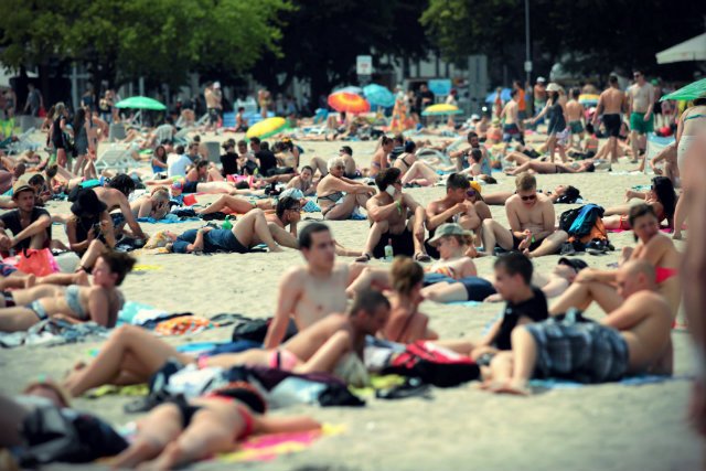 Jeden dzień beztroskiego odpoczynku na plaży może nas kosztować ponad 4 tys. złotych