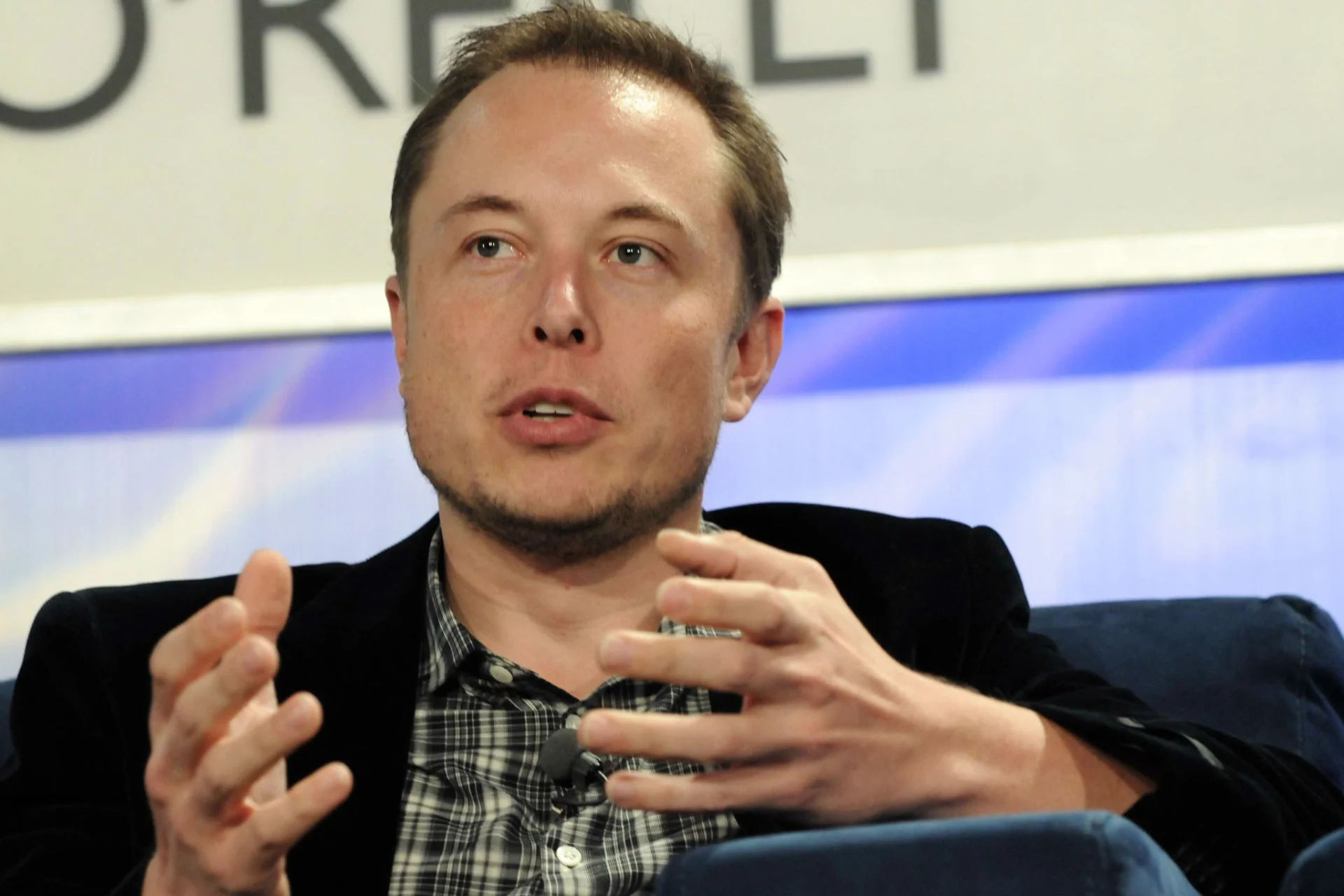 Elon Musk uruchamia badania nad sztuczną inteligencją, u jego boku stoi Wojciech Zaręba
